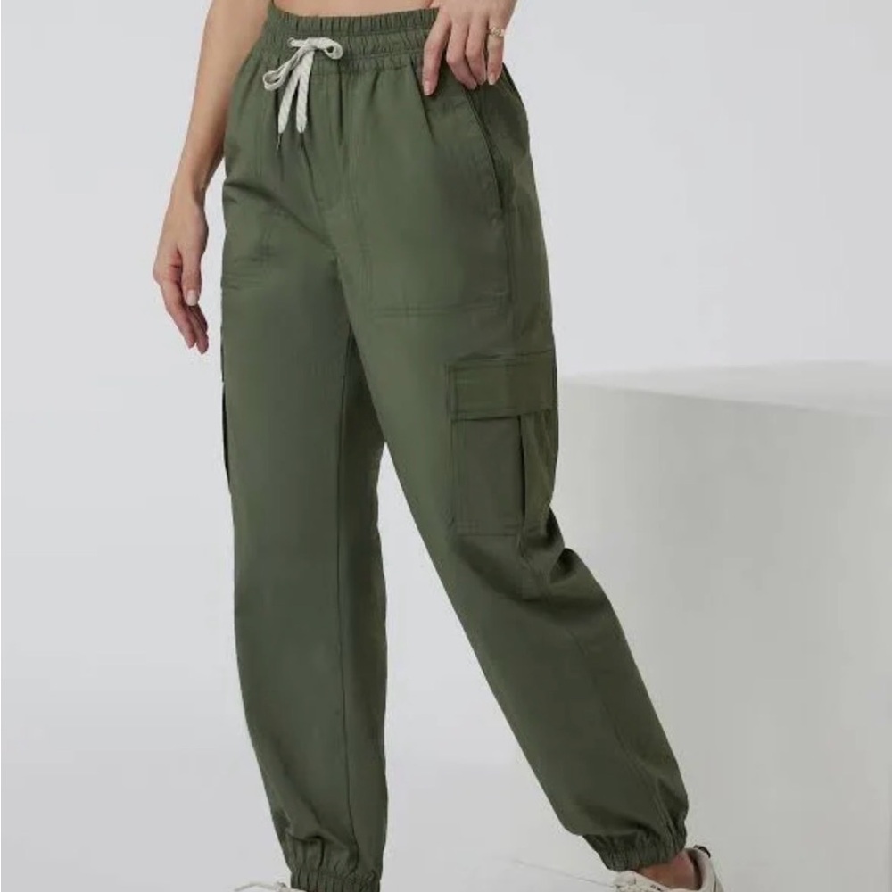 Women’s Vuori Forest Green Joggers XS